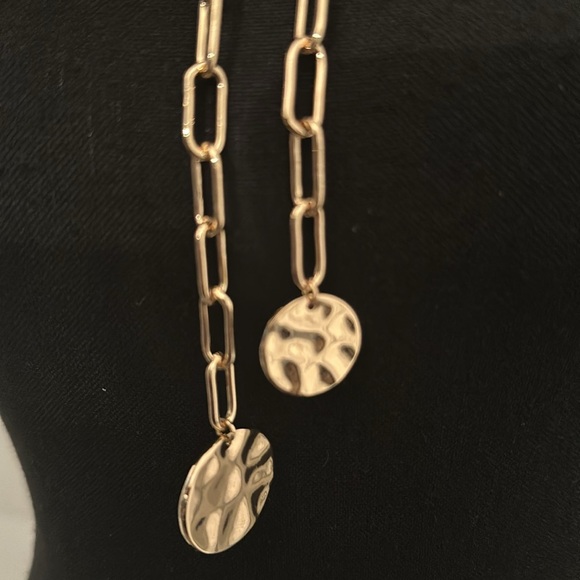 19 inch Gold Link Necklace with Coin Pendants (NWT) - Picture 3 of 3